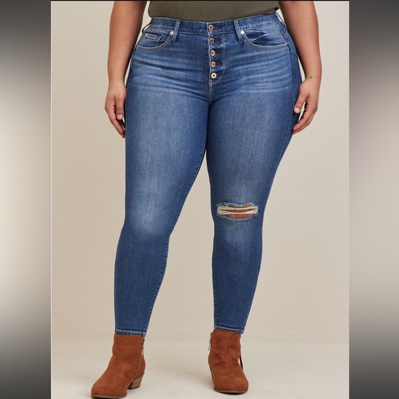 Like New Torrid Bombshell Skinny Premium Stretch High-Rise Jeans, Size 18 - Picture 14 of 14